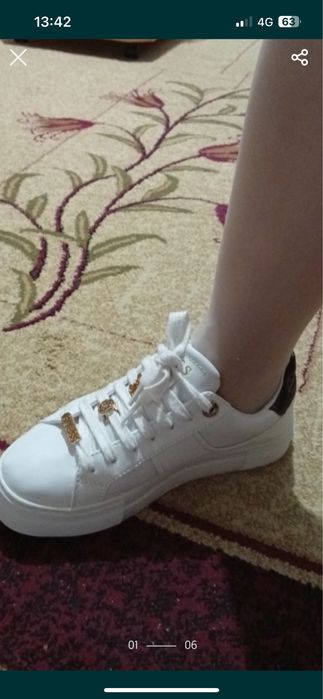 Adidasi guess marimea 37