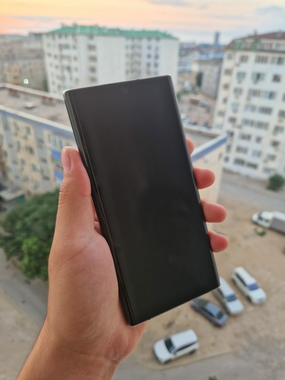 S22 Ultra в хорошем состоянии