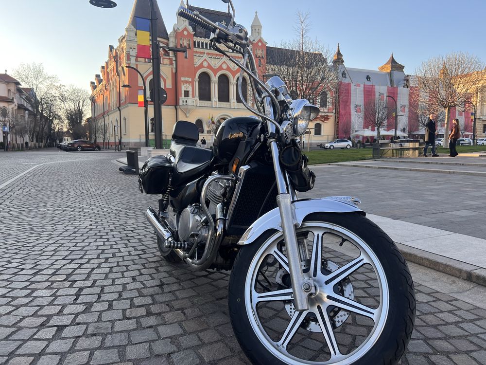 Kawasaki EN500 – Cruiser clasic, perfect pentru orice rider!