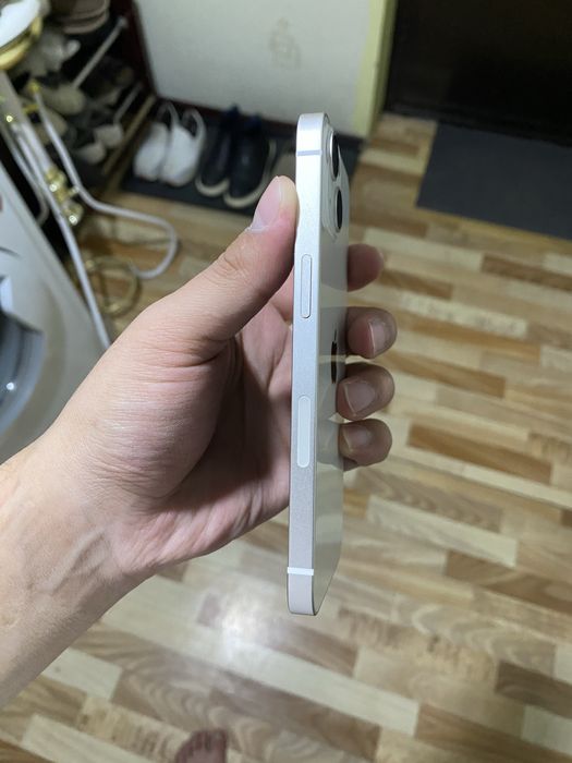 IPhone 13 white 128 gb