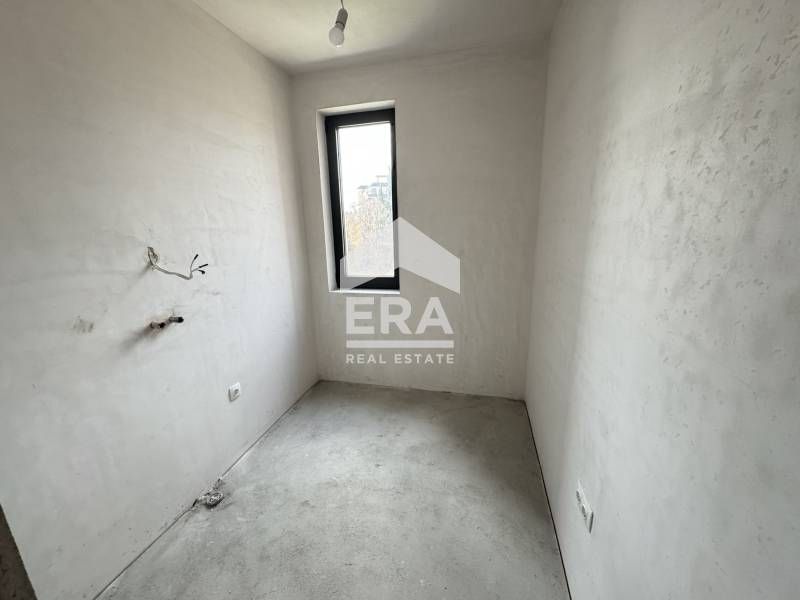 Продава се Тристаен апартамент в к.к. Св.Св. Константин и Елена - 148 кв.м за 2028 €/кв.м - Снимка #3