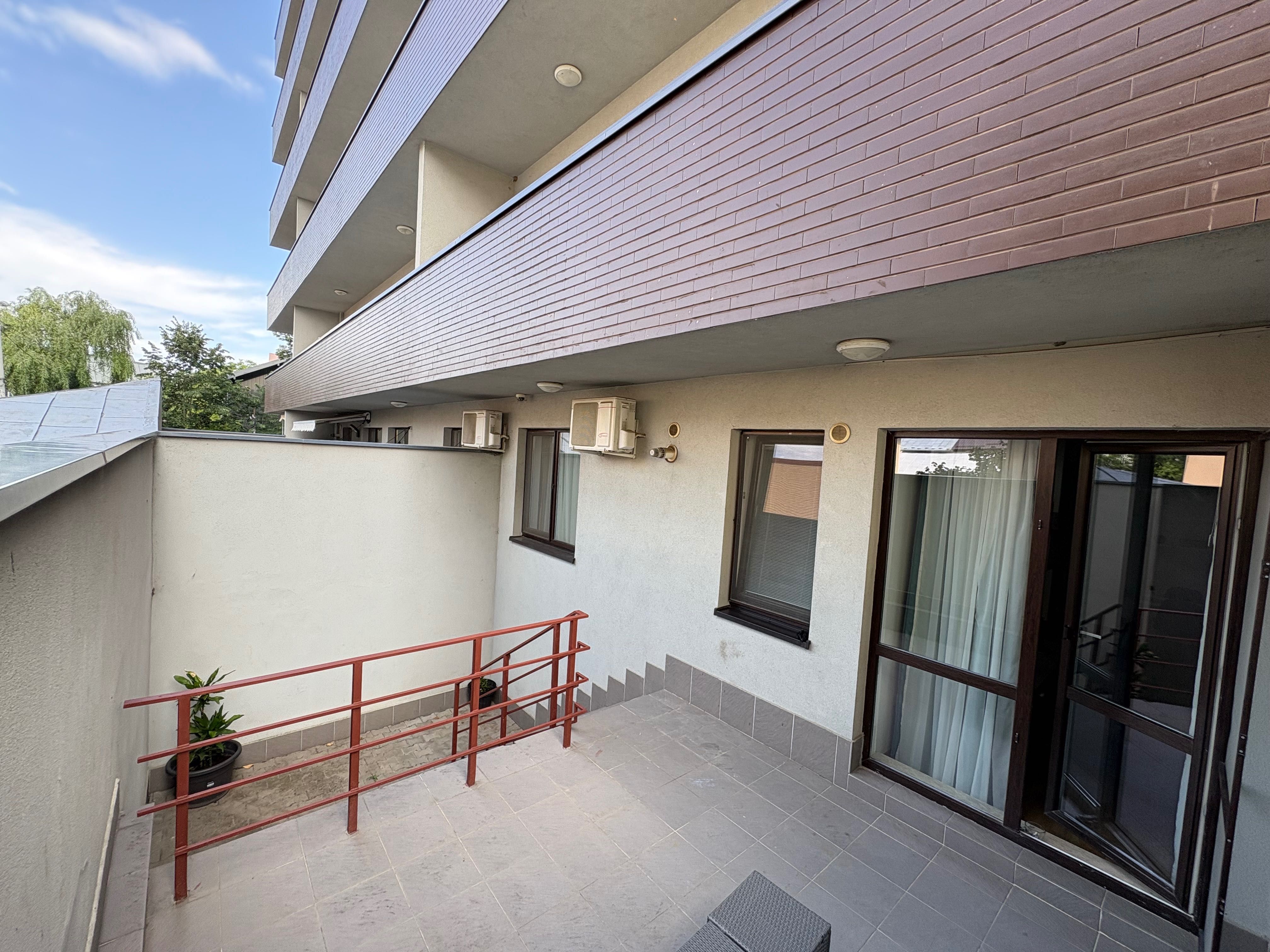 Inchiriez apartament zona Baneasa