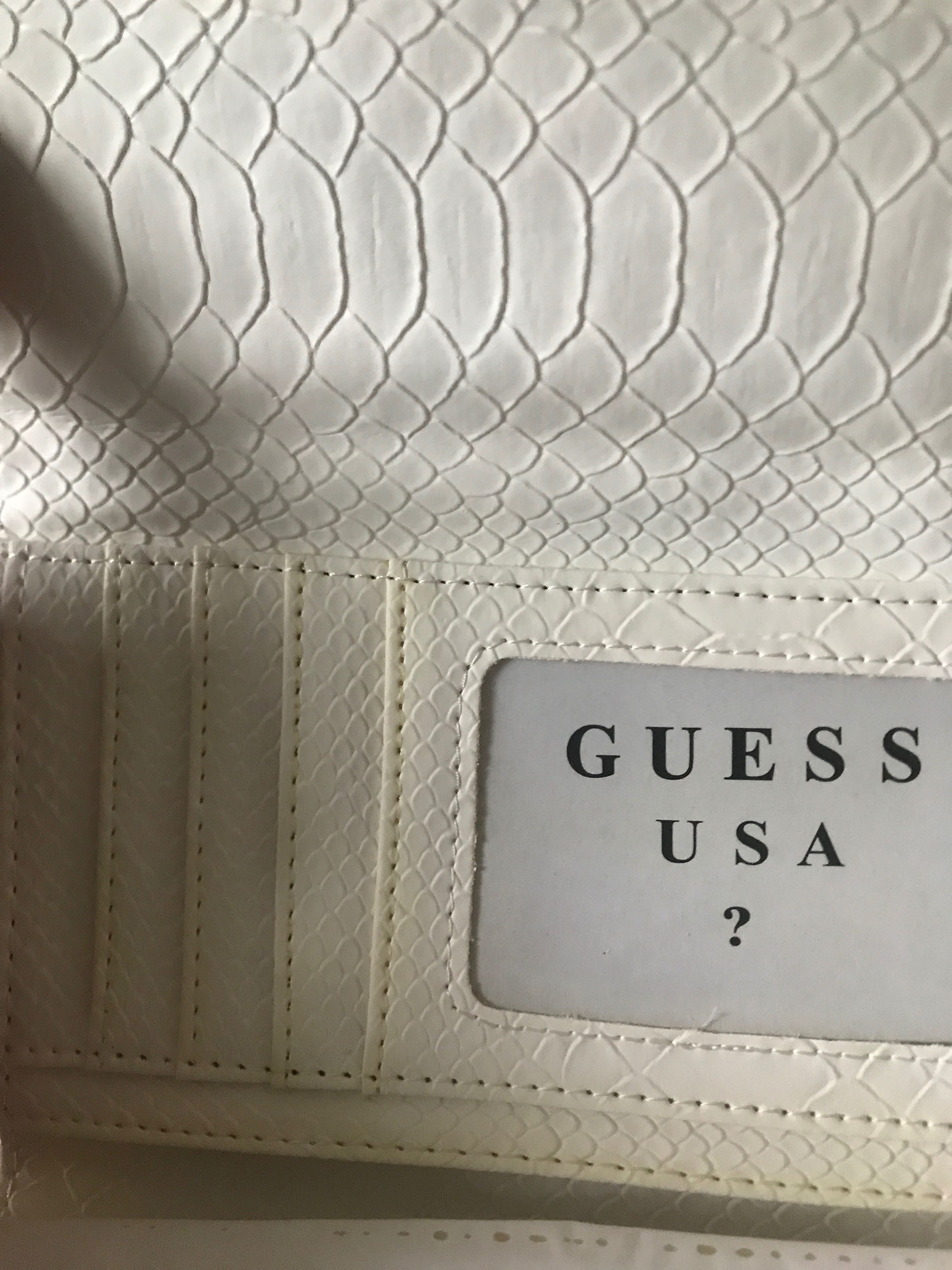 Дамски портмонета GUESS