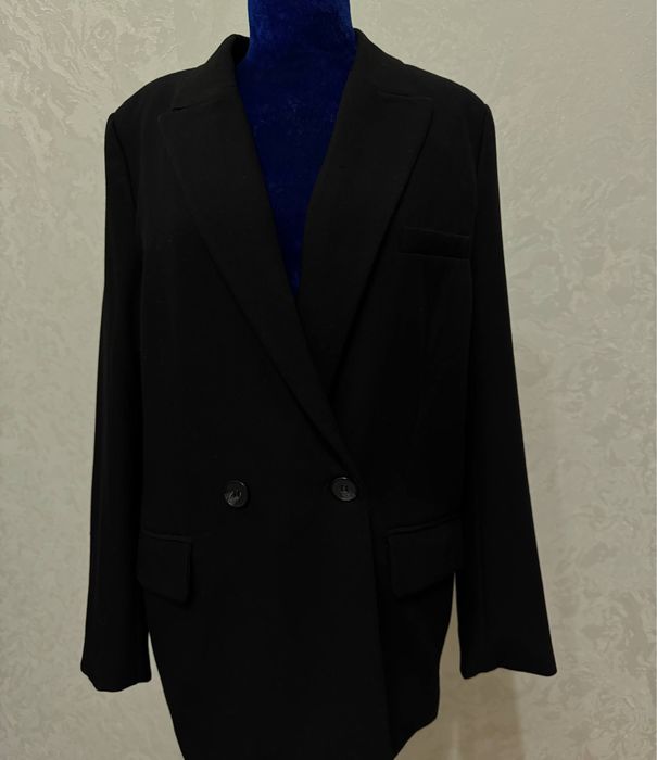 Костюм черный классический Bershka