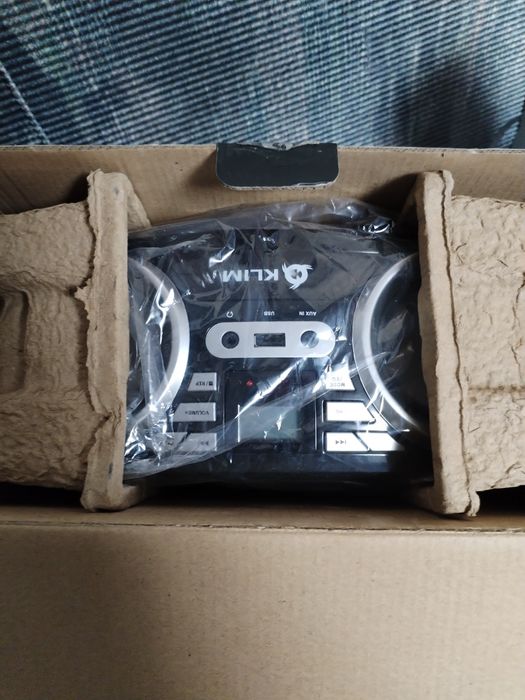 Casetofon cu lumini și bluetooth