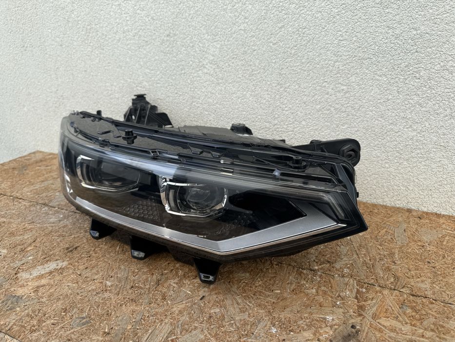 Far dreapta VW Passat B8 Facelift IQ Light Full LED MATRIX Original