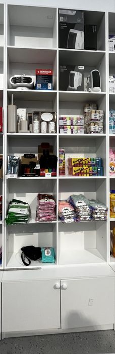 Вместительный стеллаж / шкаф для магазина или склада