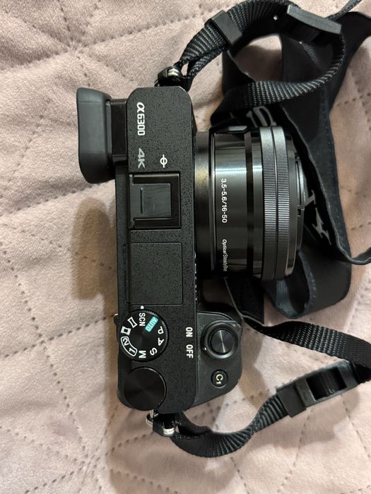 Sony A6300 – cameră mirrorless 4K | stare excelentă + 2 baterii cadou!