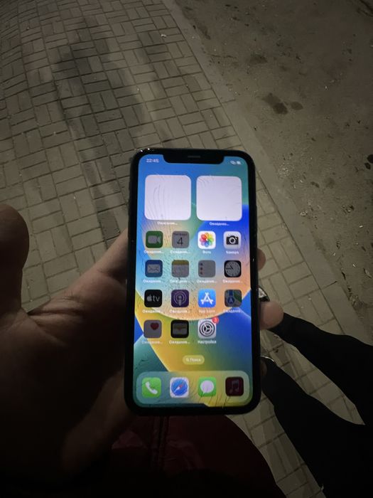 Продам Айфон 11 64гб