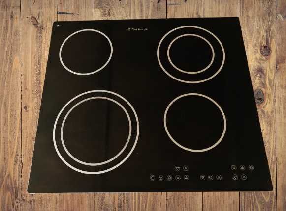 Цена 80€. Професионален Стъкло Керамичен плот - Electrolux Profi Steam