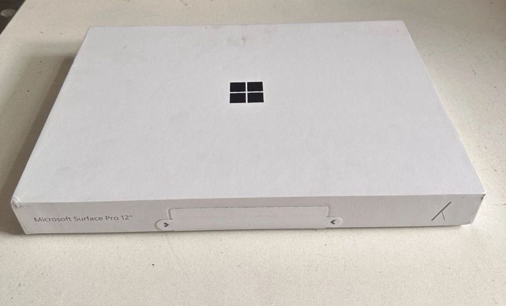 Microsoft Surface Pro 12 Неразпечатан