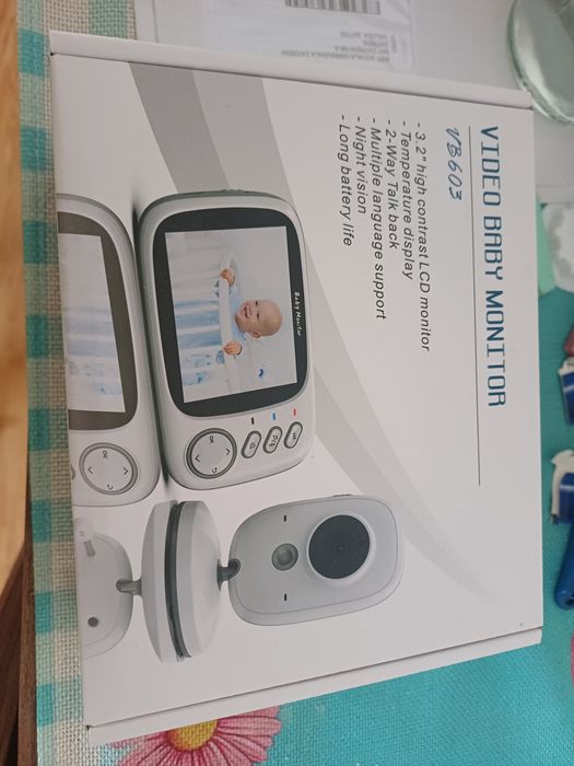 Camera si monitor pentru bebelusi