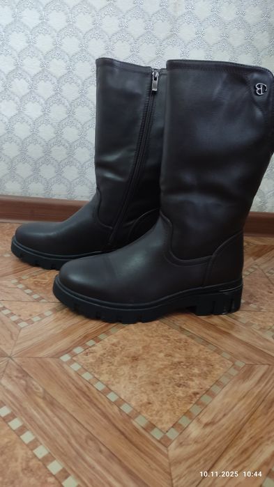 Женские сапоги новые