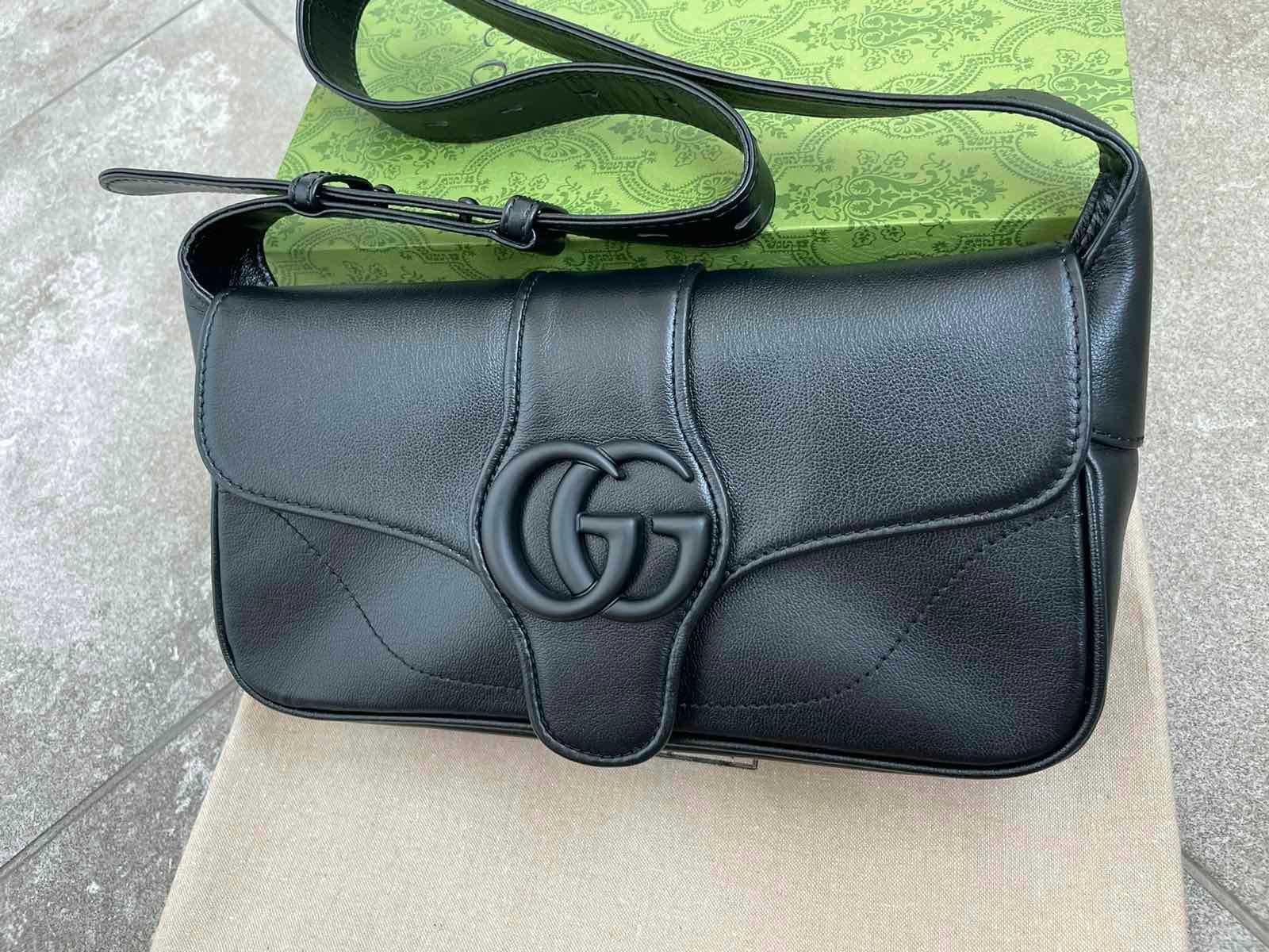 Gucci Малка Чанта Aphrodite Гучи Черна Мека Кожа GG Лого Оригинална