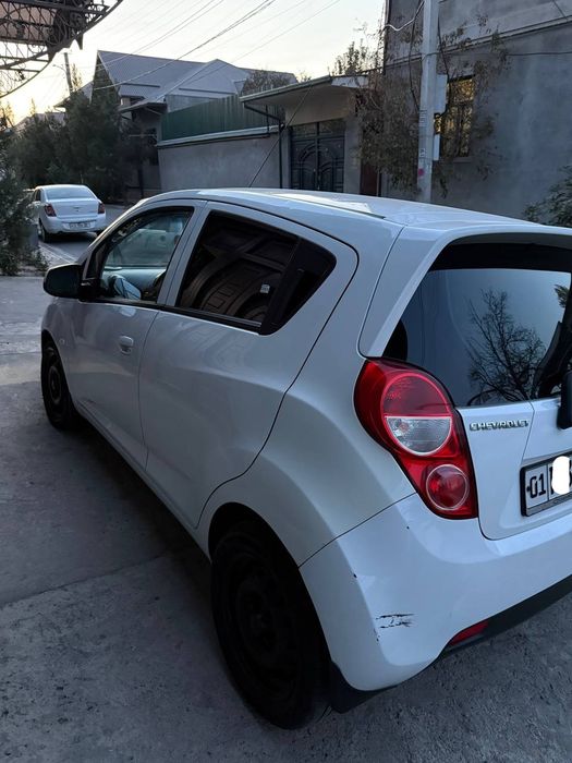 Spark Sotiladi 2015 yil 2 evro avtomat prapani bor