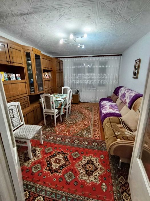 Продам 3-х комнатную улучшенную по ул. Ауэзова 27, этаж 3\5