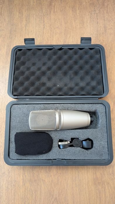 Студиен микрофон JTS JS 1E