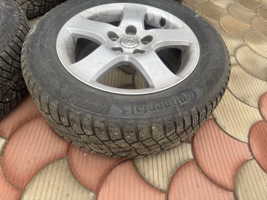 Продам 215/60/R16 шипы оригинал диск