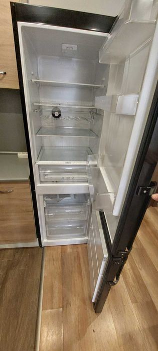 Черен хладилник Finlux