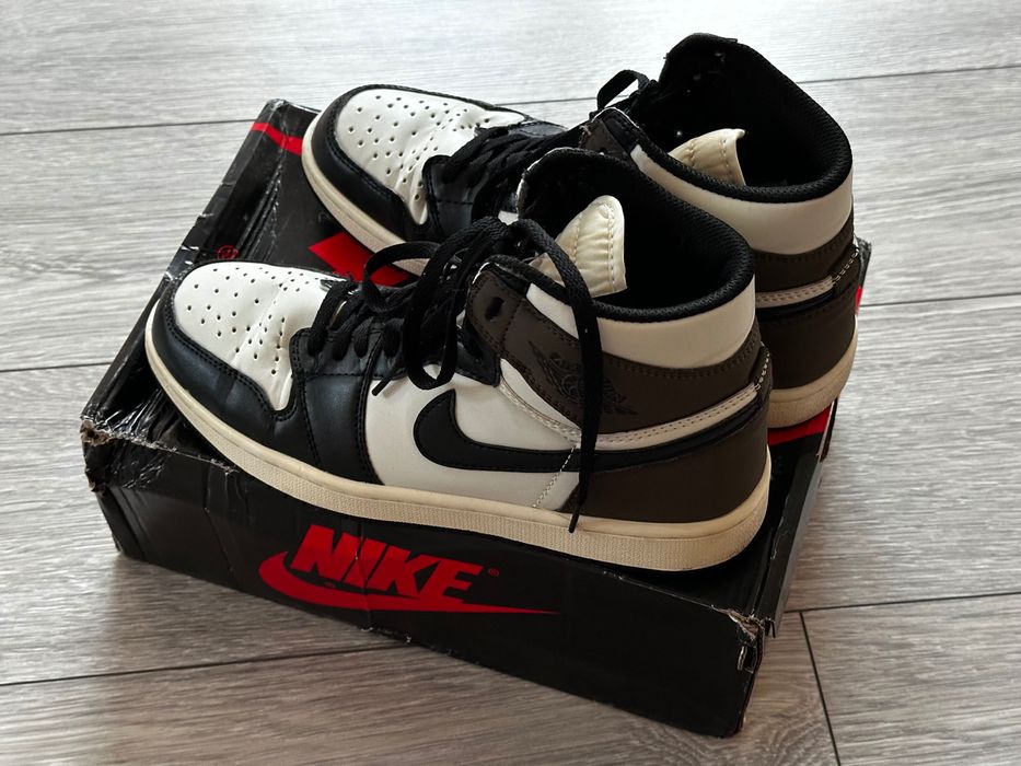 Кецове Nike Air Jordan 1 Retro High Dark Mocha
