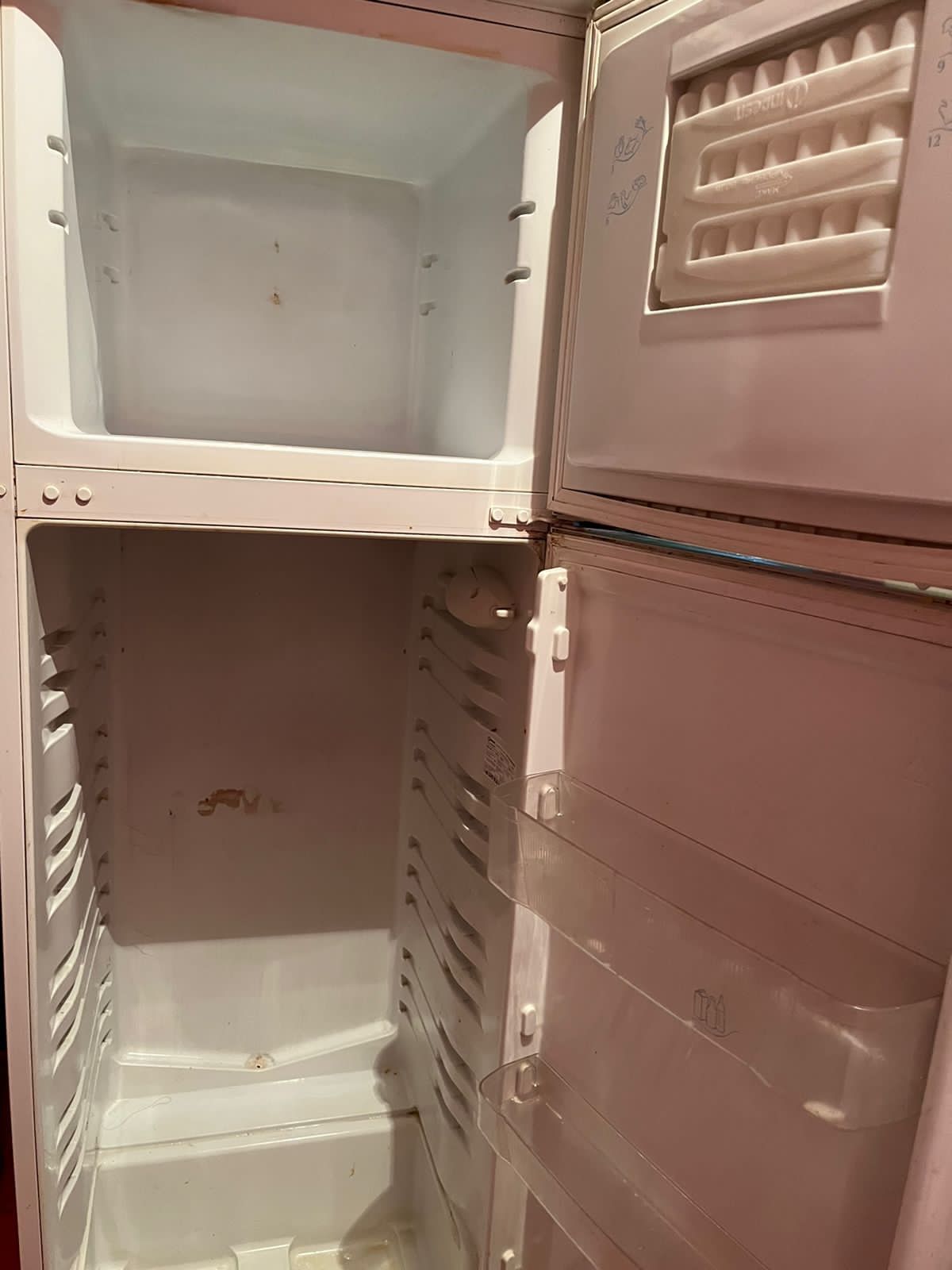 Indesit холодильник