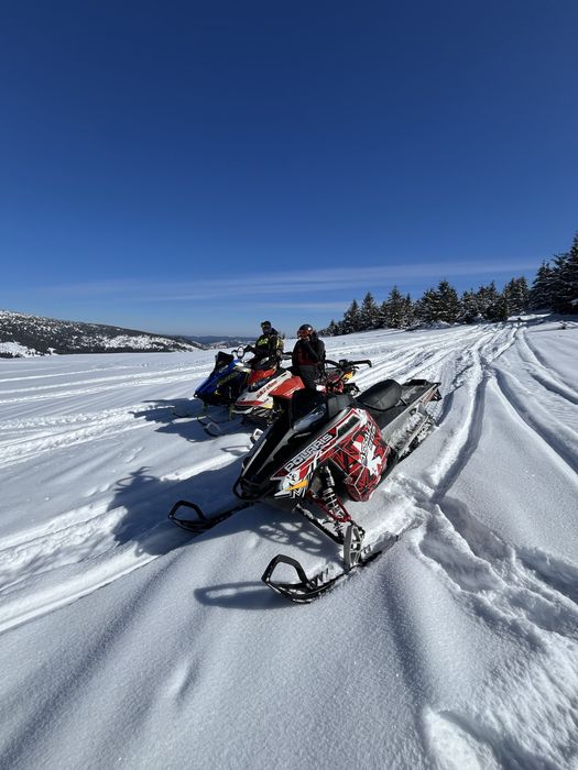 Vand snowmobil polaris assualt cu un piston blocat