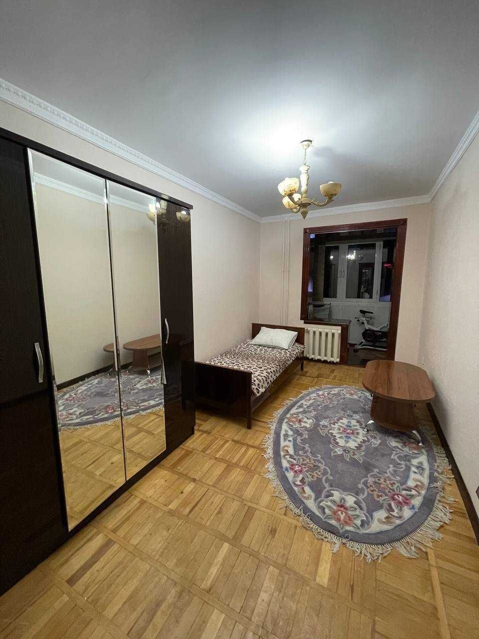 м.Космонавтов Интерпол ул.Ю.Раджаби 3-комн 2/4 80 м² ремонт меб/тех