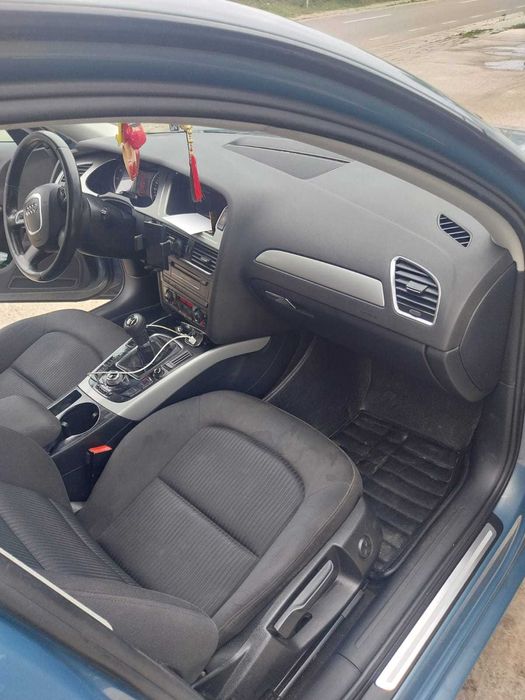 Vând Audi A4 B8- 2012