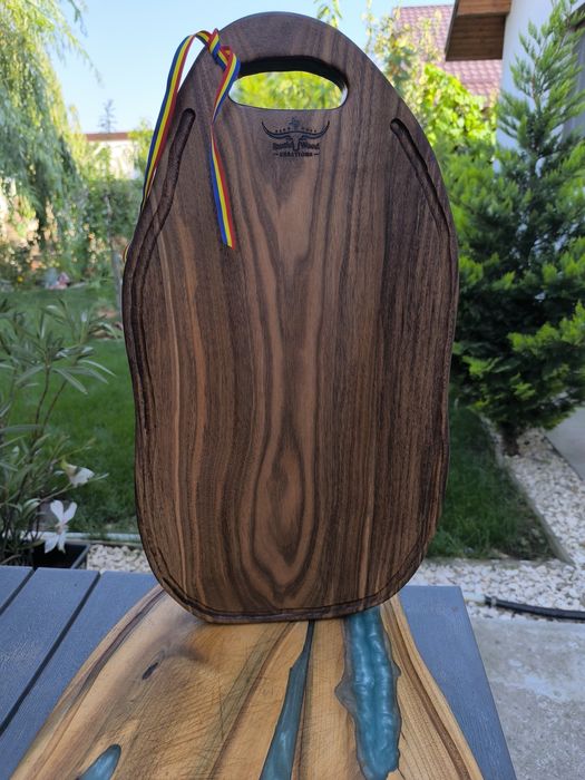 Tocator din lemn de nuc 60x30cm