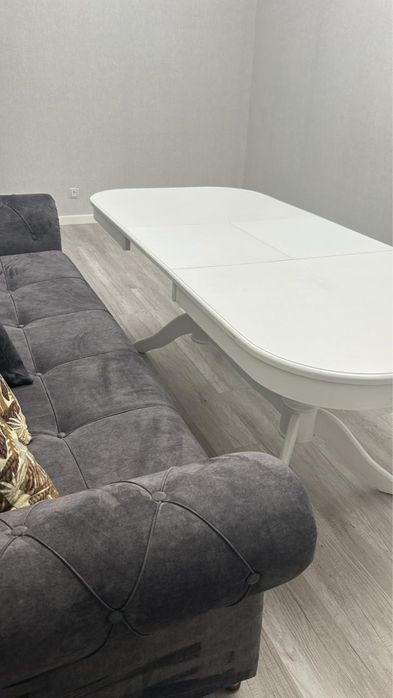 Стол . Мдф и массив дерева.