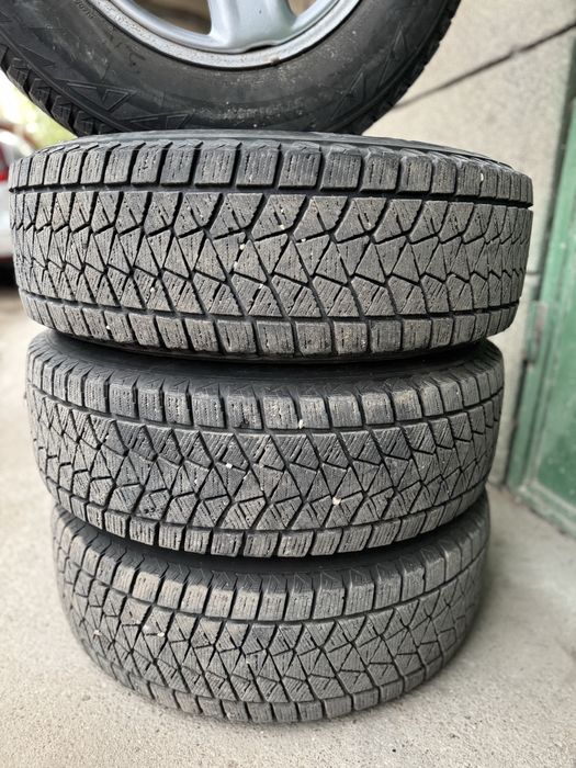 Гуми с джанти за Toyota RAV4 BRIDGESTONE  BLIZZAK DM-V2 215/70/16
