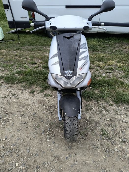 Vând scuter Piaggio Runer 124cc