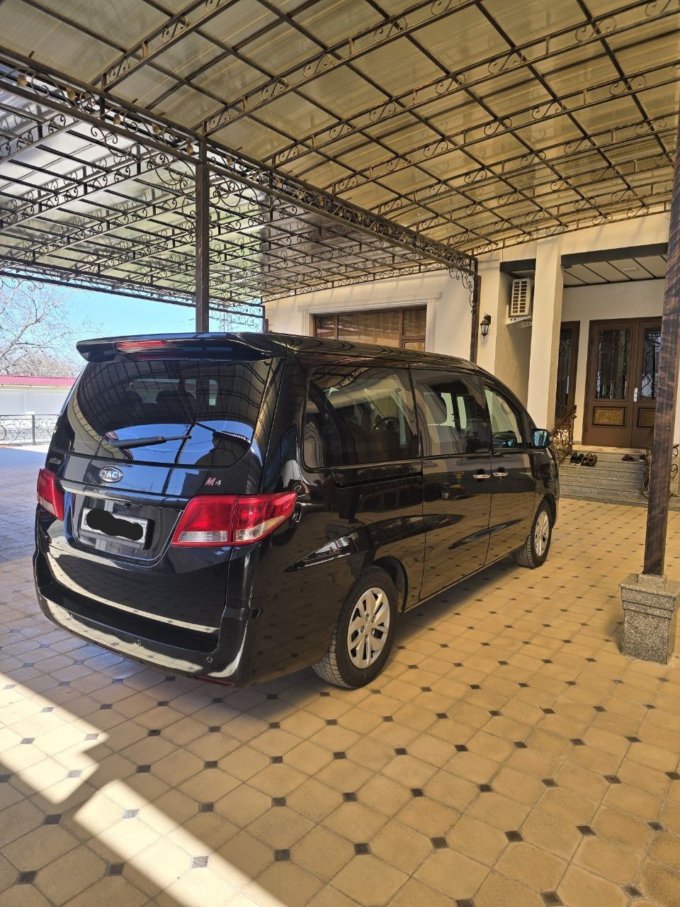 Jac M4 Mikroavtobus, Жак М4 Микроавтобус