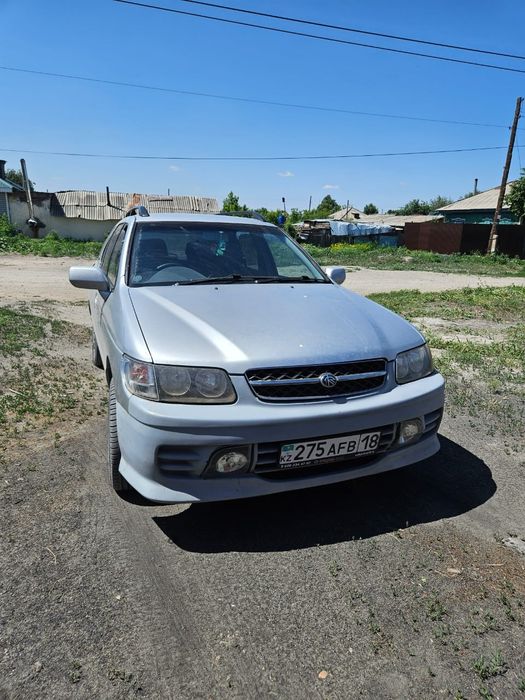 Продам машину нисан