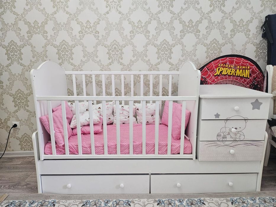 Детский манеж с тумбочкой