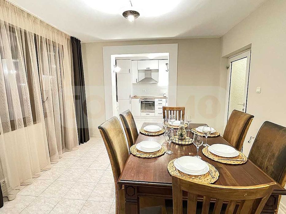 Дава се под наем Четиристаен апартамент в Варна, Операта - 135 кв.м за 850 € - Снимка #1