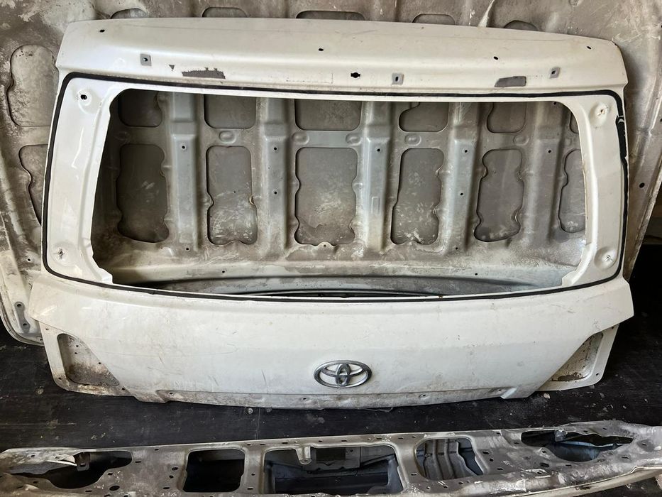 Крышка багажника ланкрузер прада 150,200