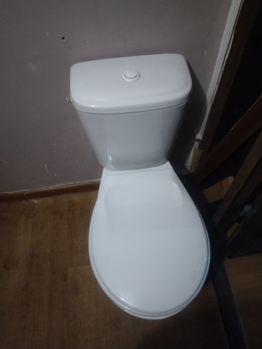 Продам унитаз буу