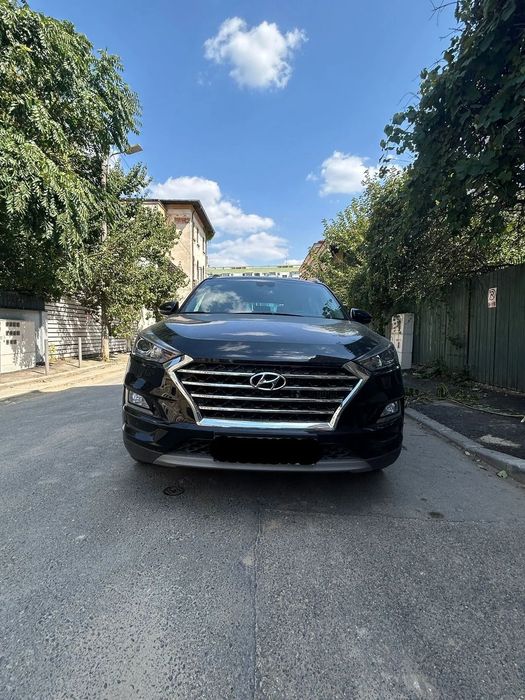 Hyundai Tucson La pretul afisat se adauga TVA deductibil.