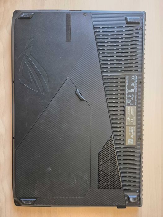 ASUS ROG Strix - GL703GE, 17,3”, 16 GB RAM, i7-8750H, GTX 1050Ti 4GB