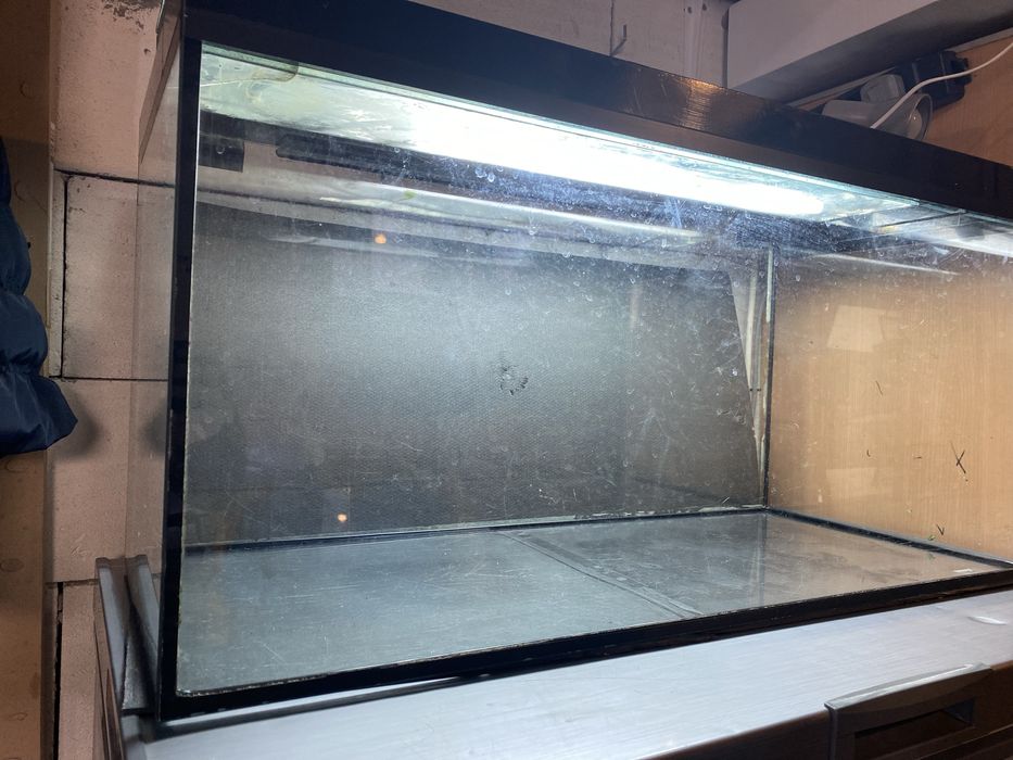 Vand acvariu cu filtru