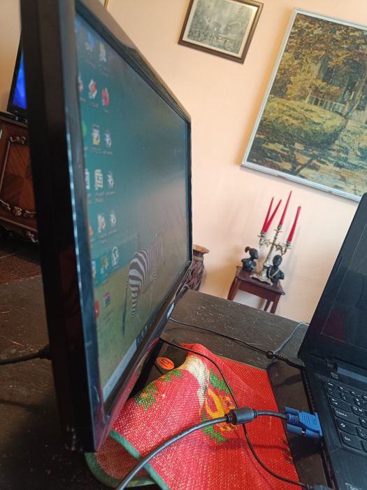 Монитор Philips 20" led display