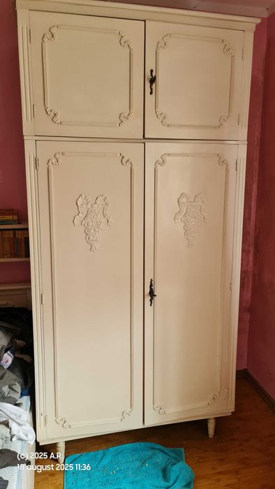 Set complet mobila alba dormitor, din lemn masiv, in stare foarte buna