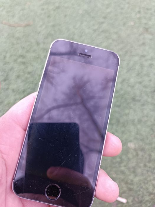 Продам айфон 5s 10000
