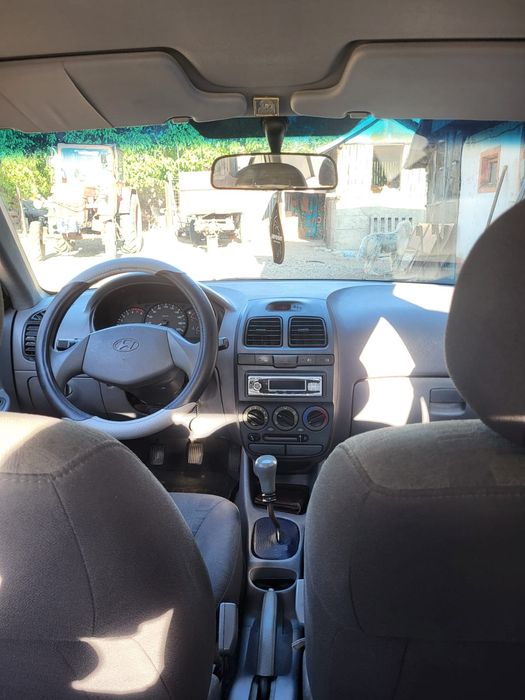 Vând Hyundai Accent