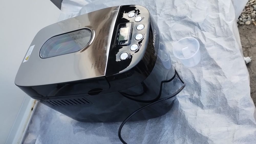 Masina de facut paine de 1500 grame pret 200 lei