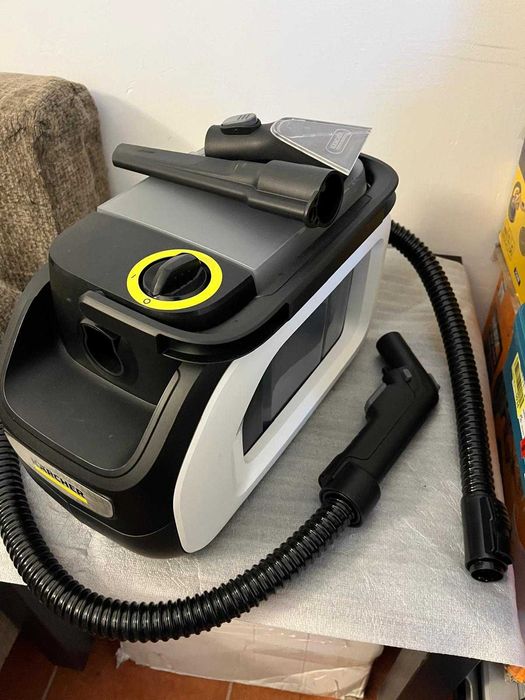 Aspirator cu spalare prin injectie-extractie Karcher SE 3