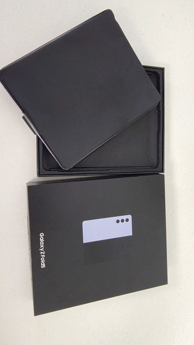 Galaxy Z Fold 5 + оригинална химикалка