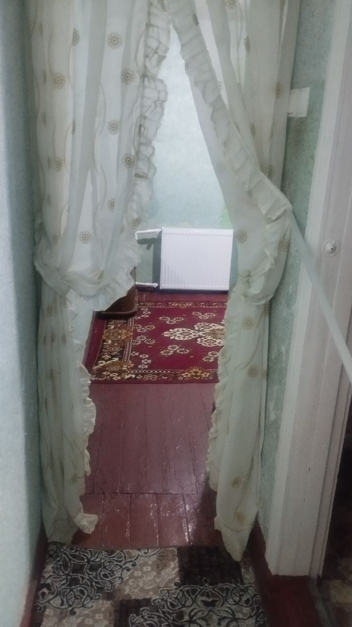 Srochno kvartira qoyamiz. Bez makler. 1 xona 2 xona qilingan.