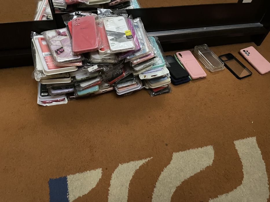 Чехлы на телефоны остатки